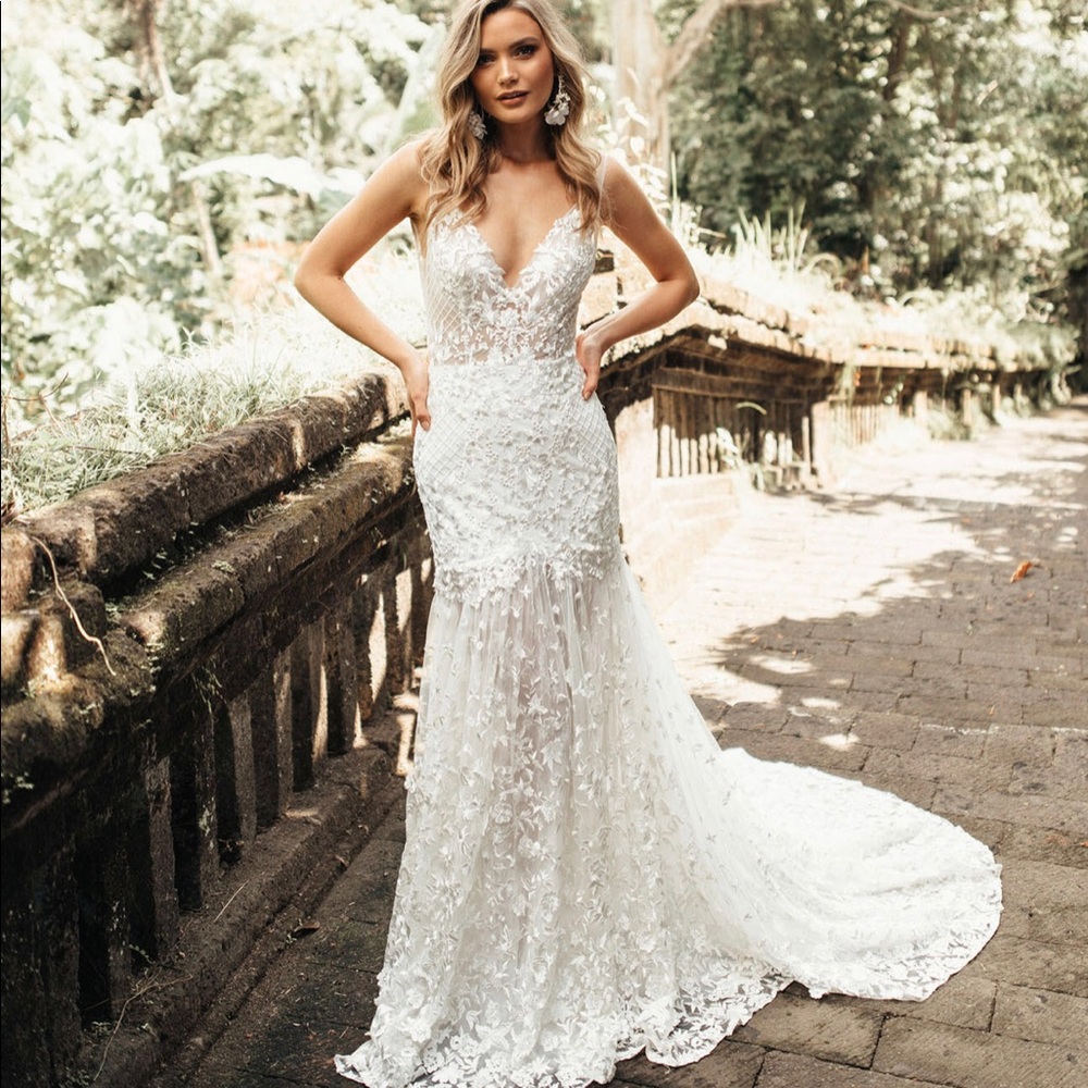 TARA LAUREN Assouline 2019 ivory wedding dress